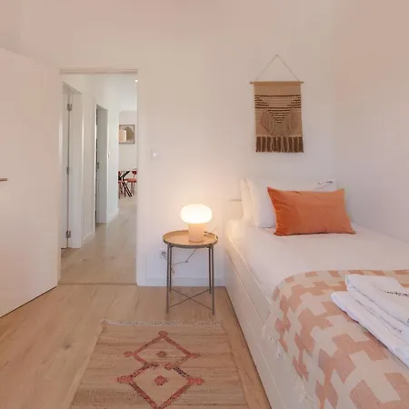 Apartment Flh Alcantara Comfy Flat With Balcony Lissabon