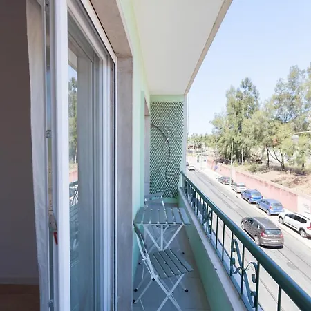Flh Alcantara Comfy Flat With Balcony Апартаменты Лиссабон