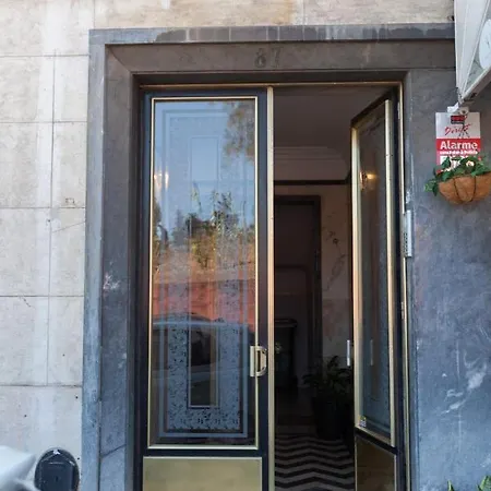 Flh Alcantara Comfy Flat With Balcony *